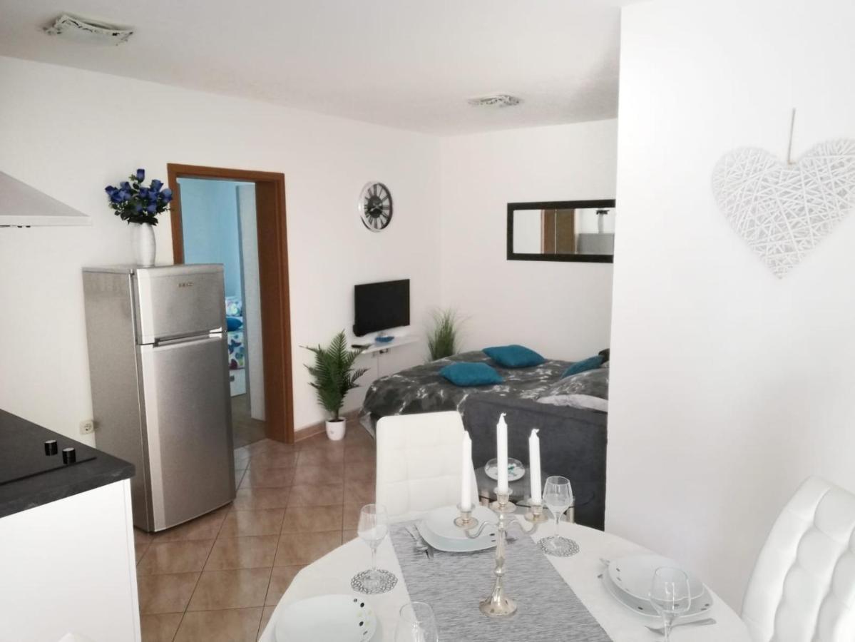 Apartment Toni With Private Parking Zadar Exterior photo