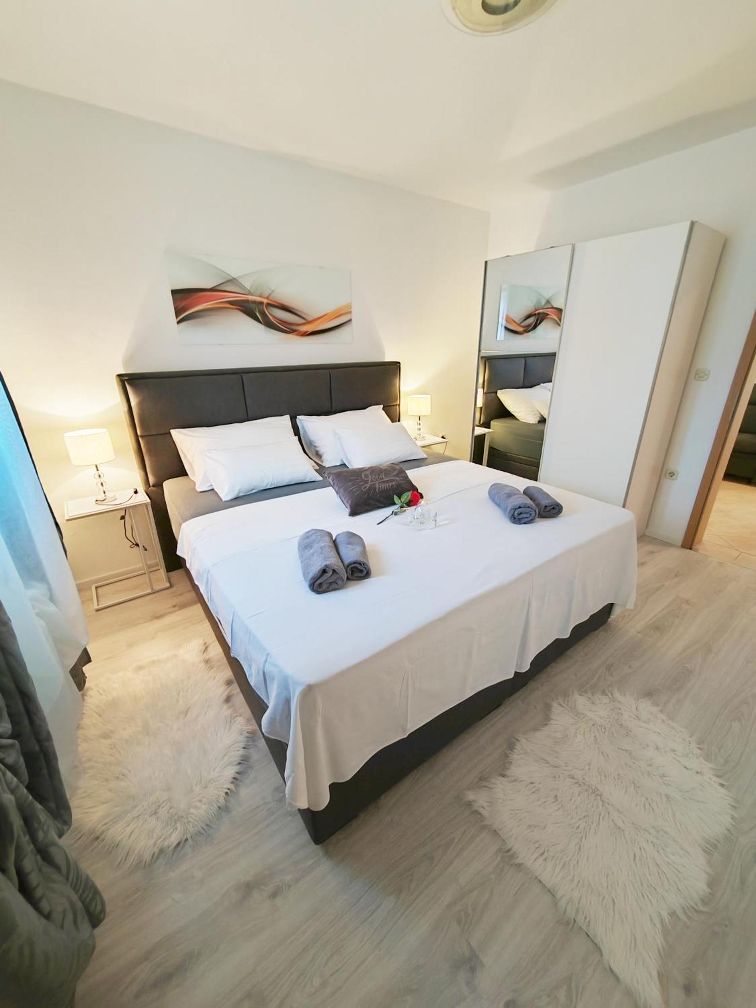 Apartment Toni With Private Parking Zadar Exterior photo