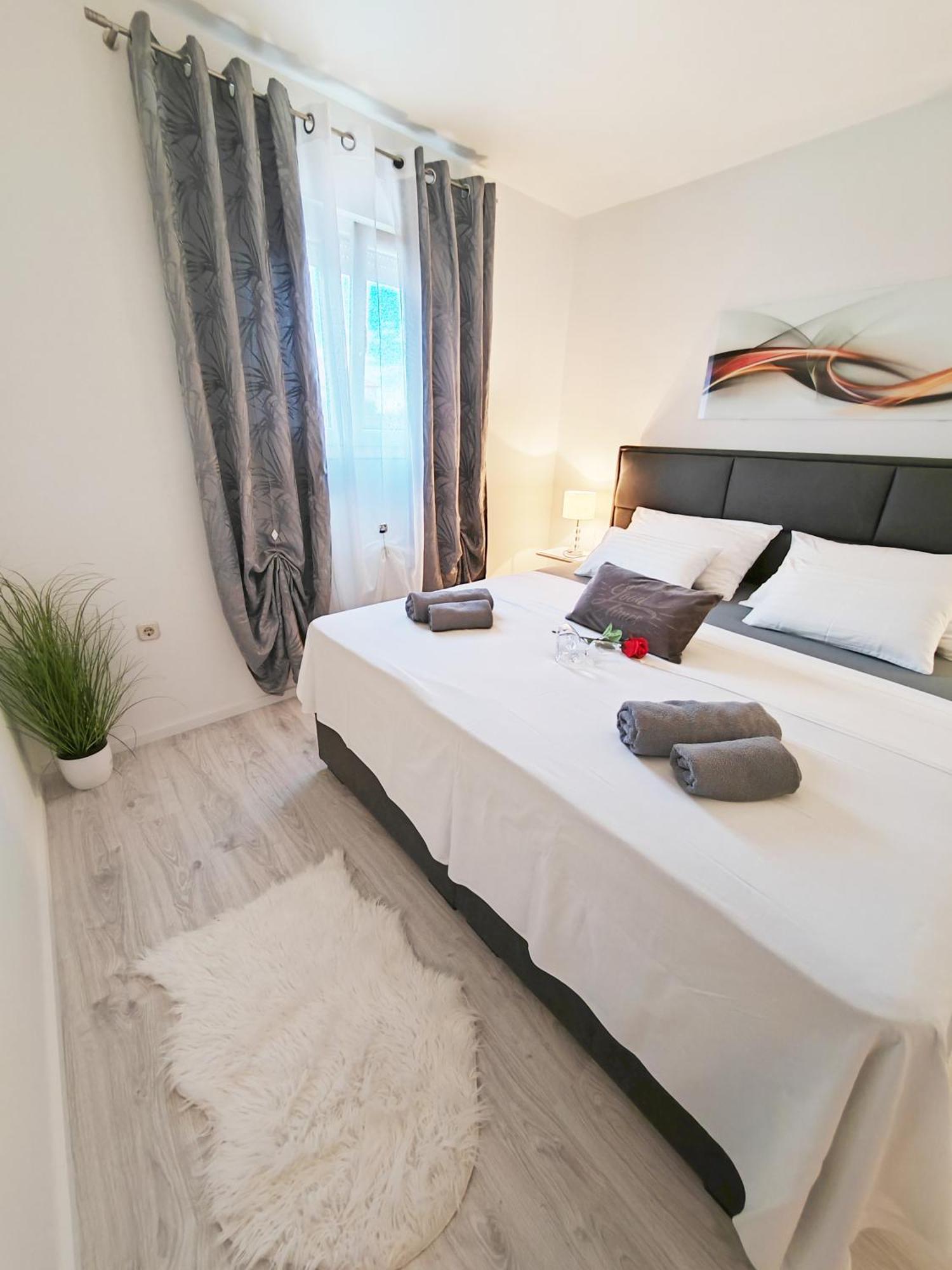 Apartment Toni With Private Parking Zadar Exterior photo